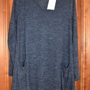 Long Sleeved Long Shirt with Pockets By 2 Blondes Apparel New with Tags